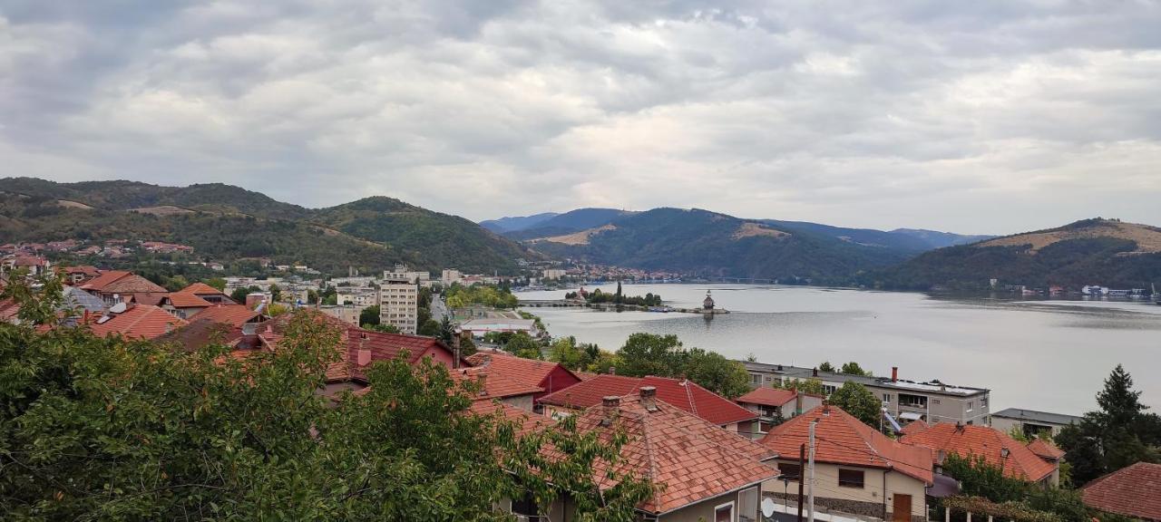 Hotel Casa Rebeca Orszowa Zewnętrze zdjęcie