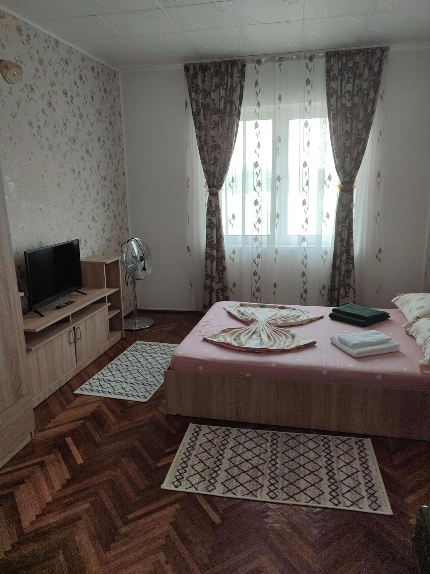 Hotel Casa Rebeca Orszowa Zewnętrze zdjęcie